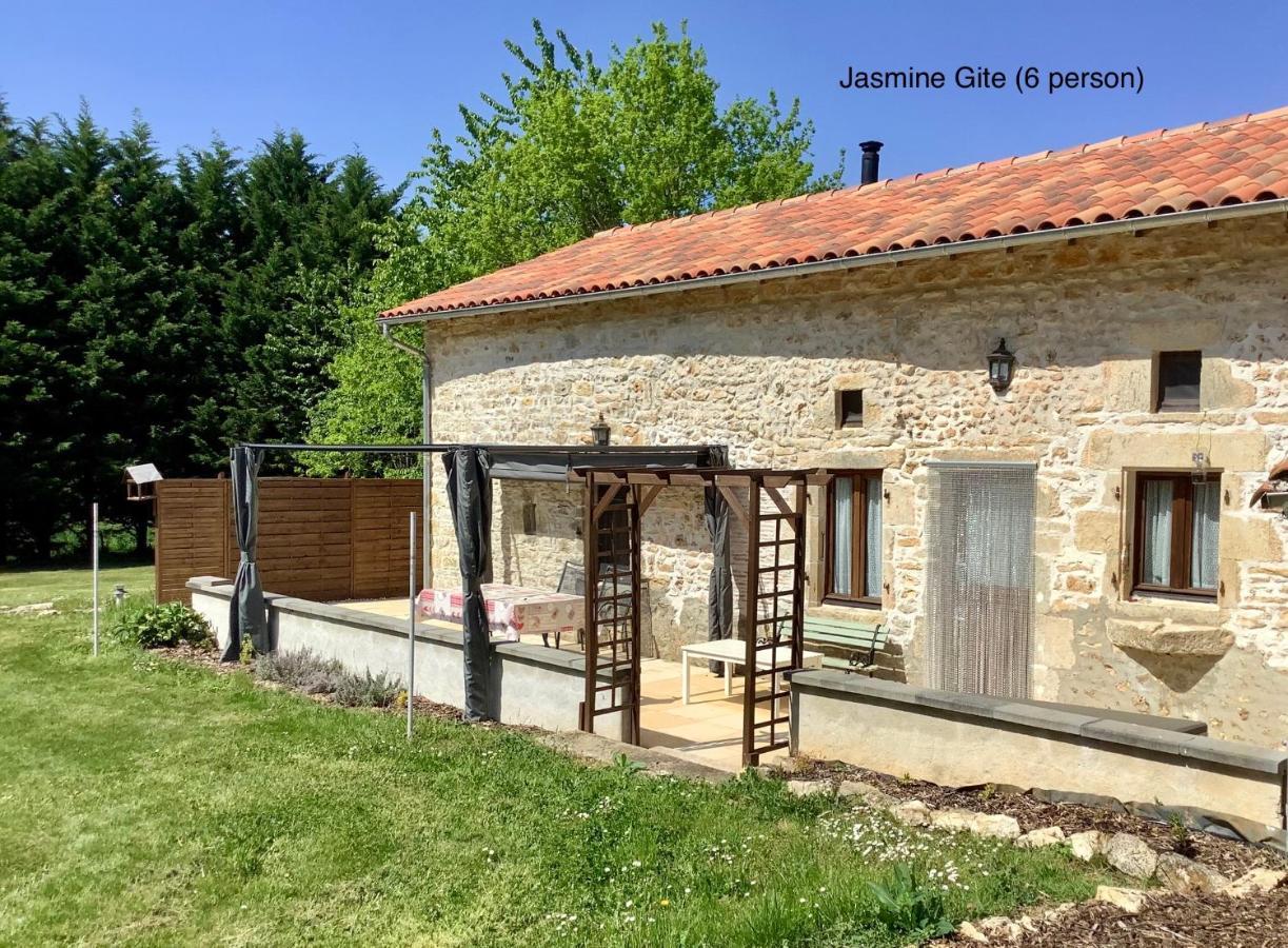 Wisteria & Jasmine Villa Genouille  Exterior foto