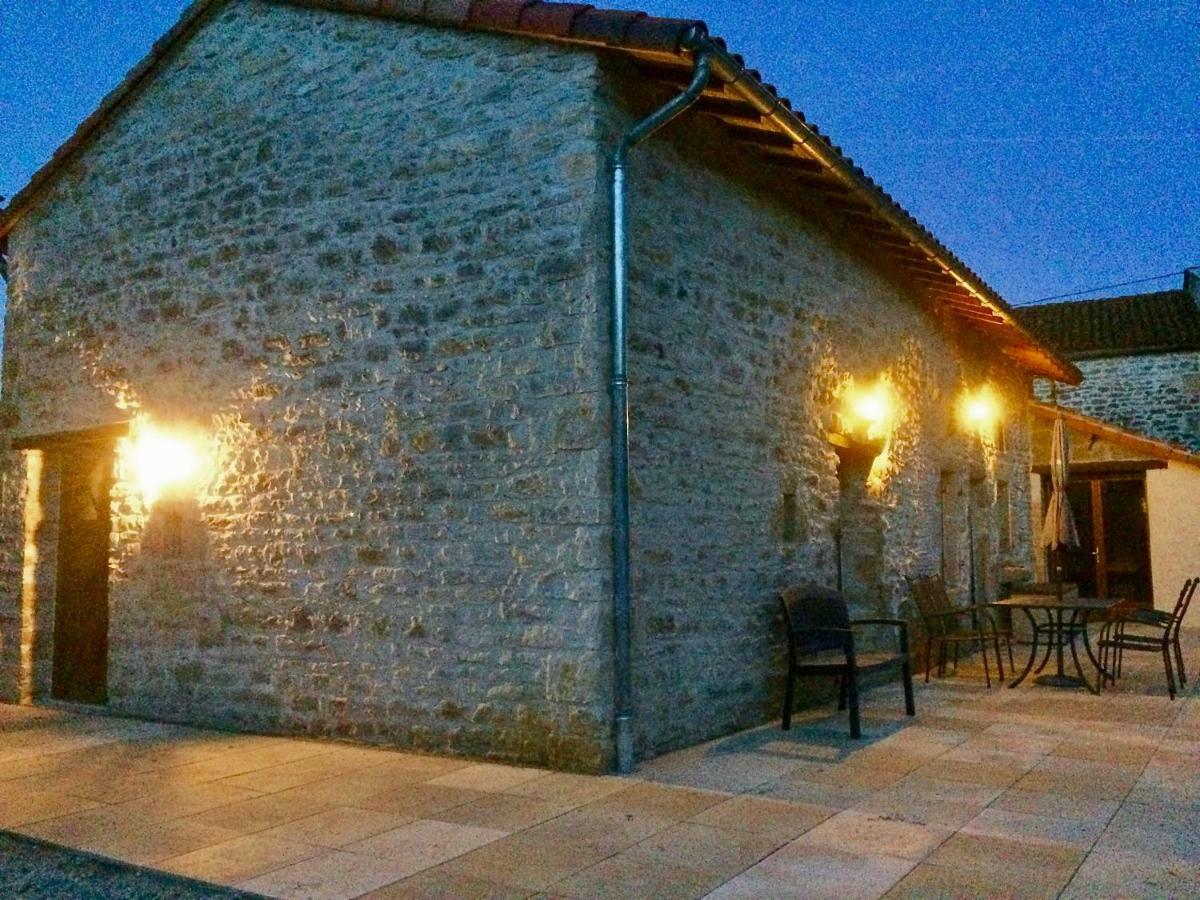 Wisteria & Jasmine Villa Genouille  Exterior foto